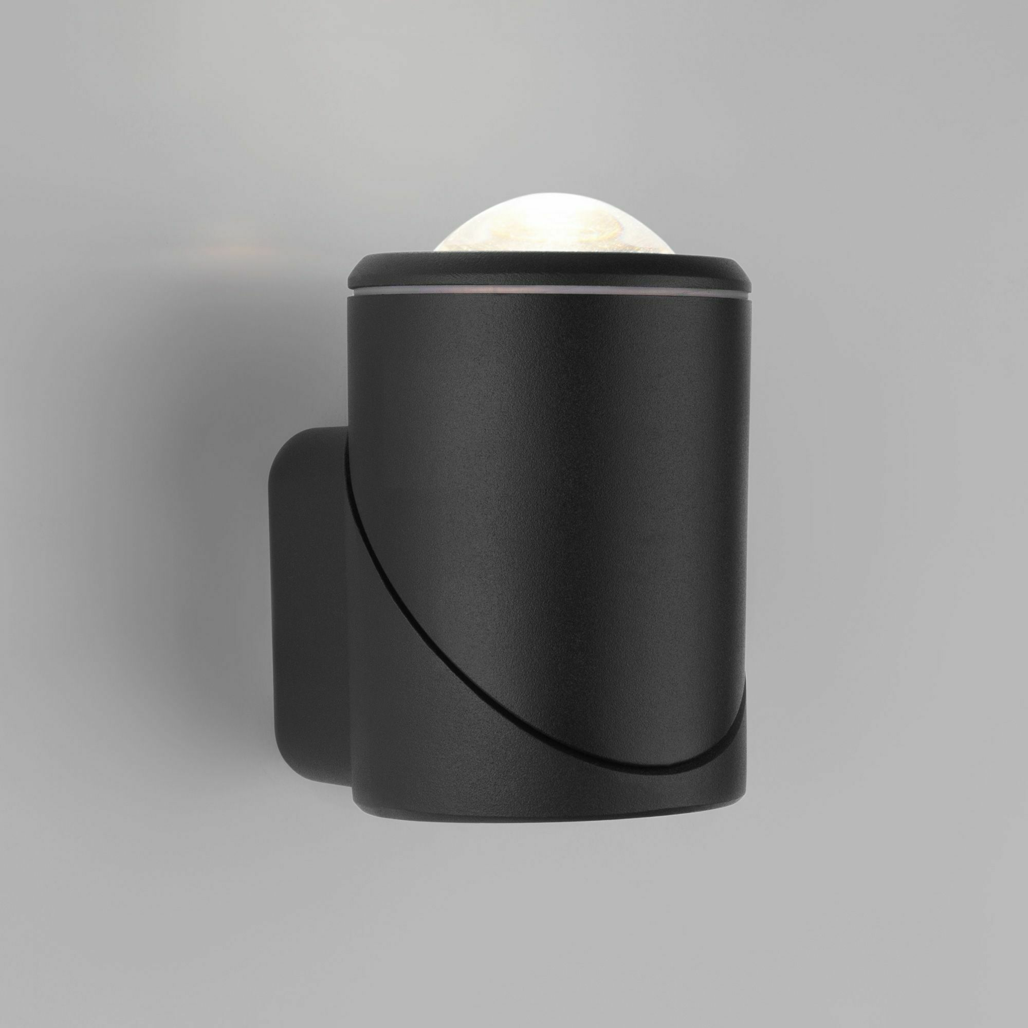 Изображение товара Уличный настенный поворотный светодиодный светильник GIRA U LED IP54 35127/U чёрный Elektrostandard