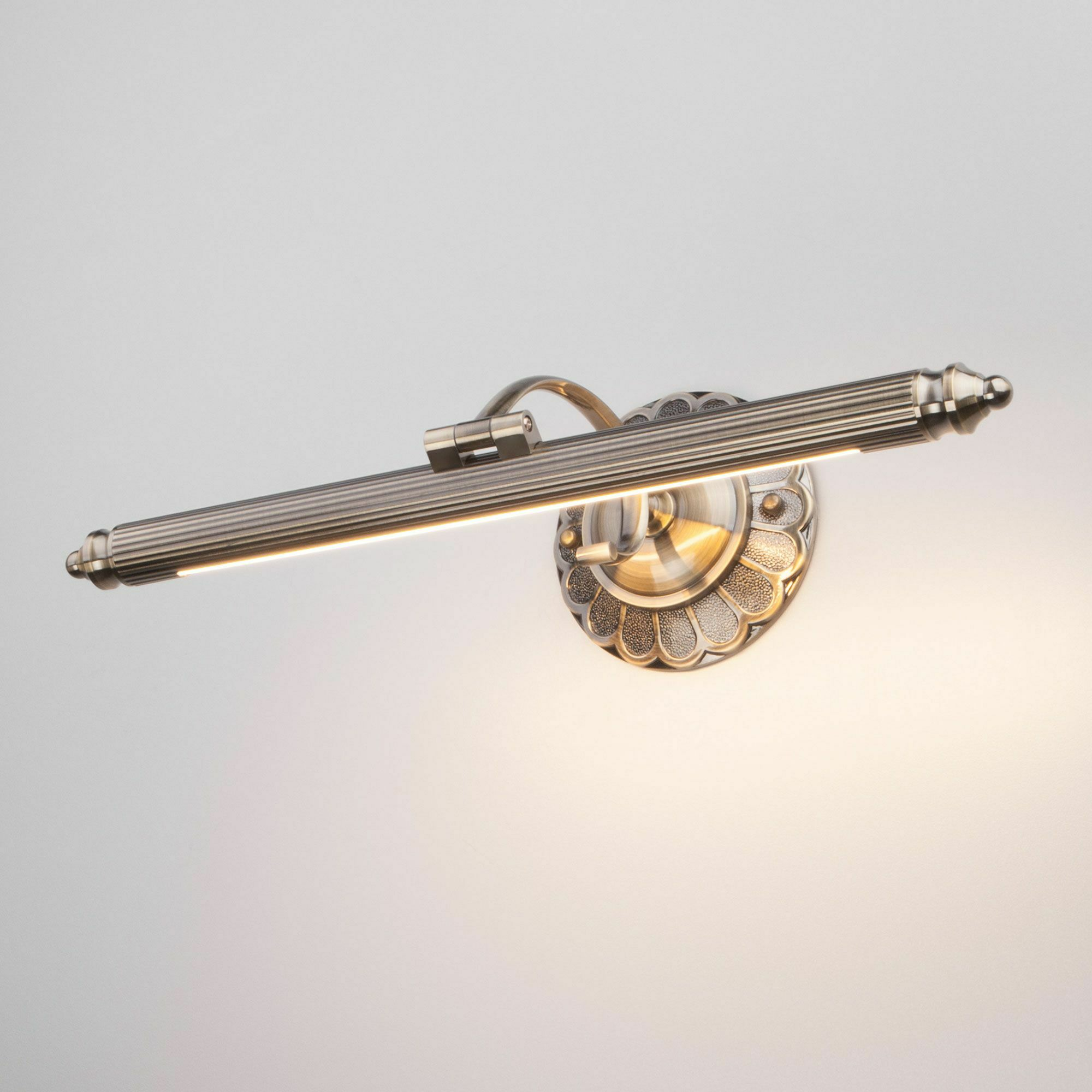 Изображение товара Настенный поворотный светодиодный светильник Luara LED MRL LED 8W 1015 IP20 бронза Elektrostandard