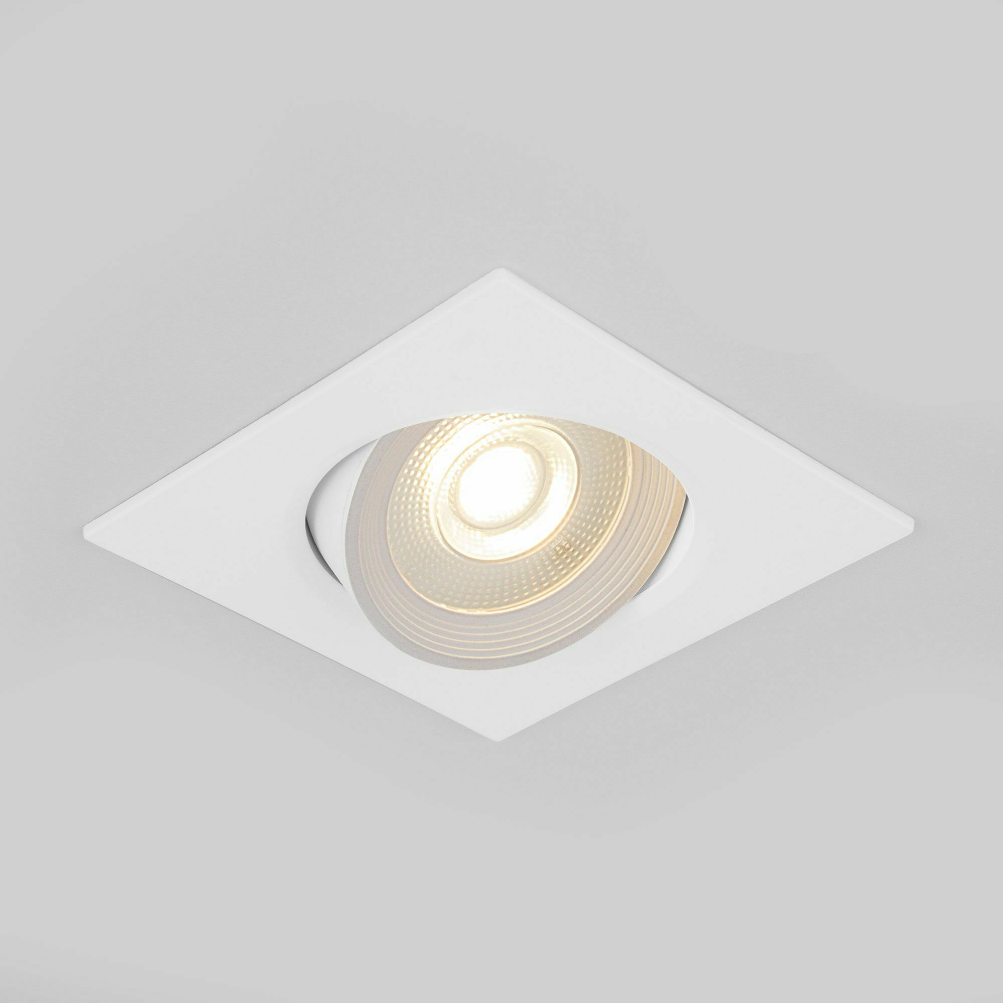 Изображение товара Встраиваемый точечный светодиодный светильник 9915 LED 6W WH белый Elektrostandard