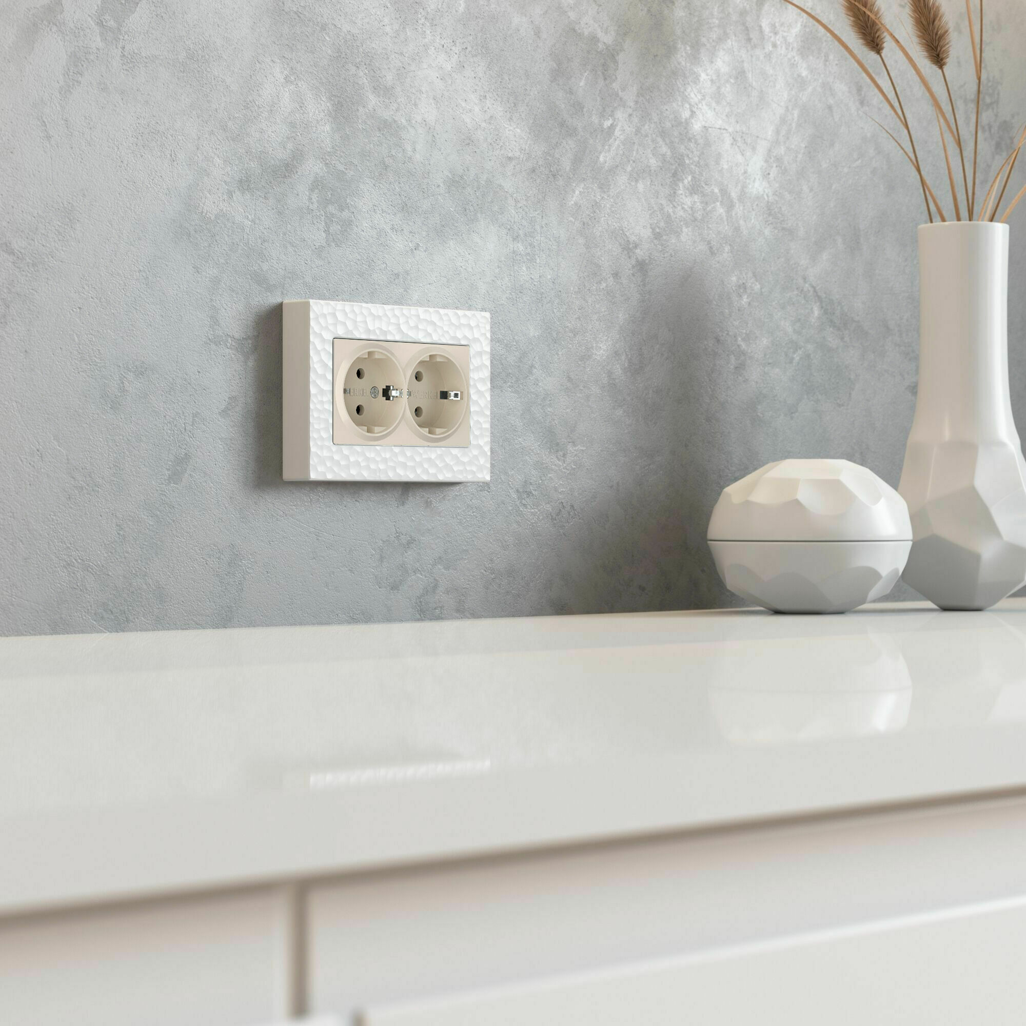 Изображение товара Рамка для двойной розетки Hammer (белый) W0082401 Werkel