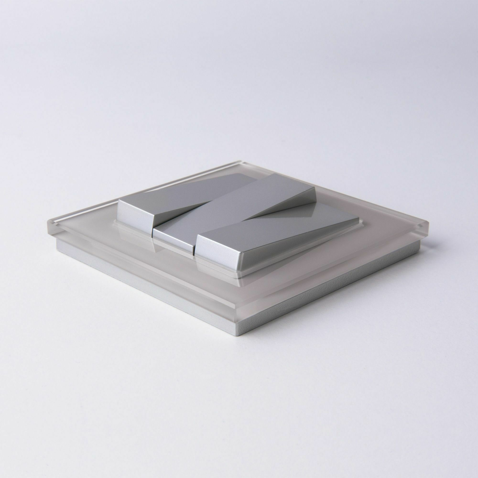 Изображение товара Рамка на 1 пост Favorit (дымчатый,стекло) W0011117 Werkel