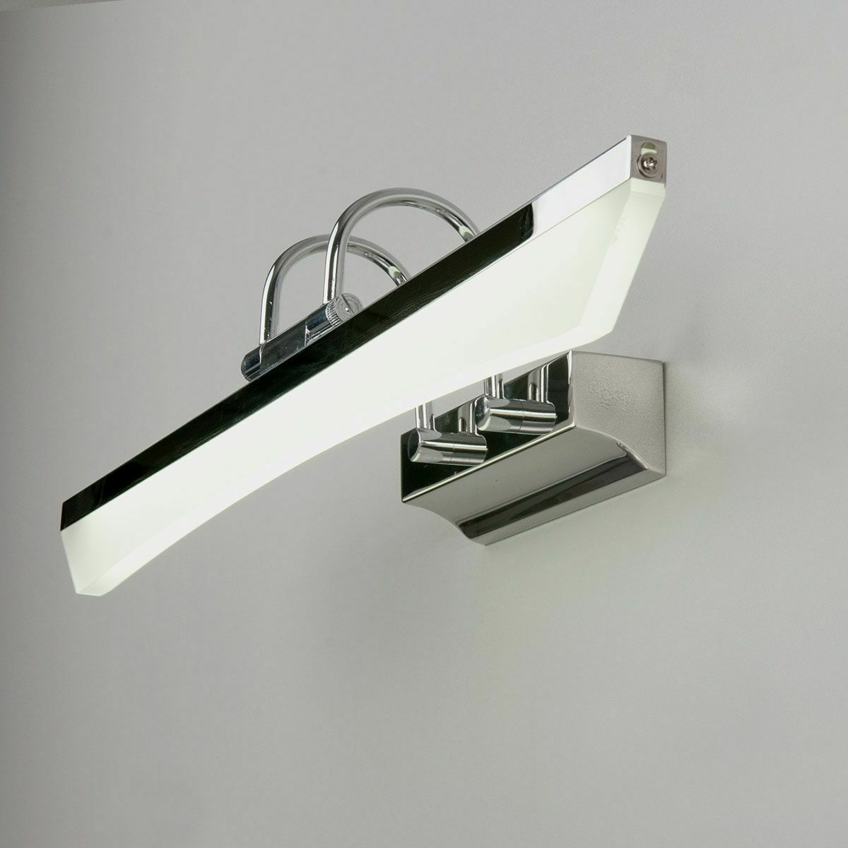 Изображение товара Настенный поворотный светодиодный светильник Selenga Neo LED MRL LED 7W 1004 IP20 хром Elektrostandard