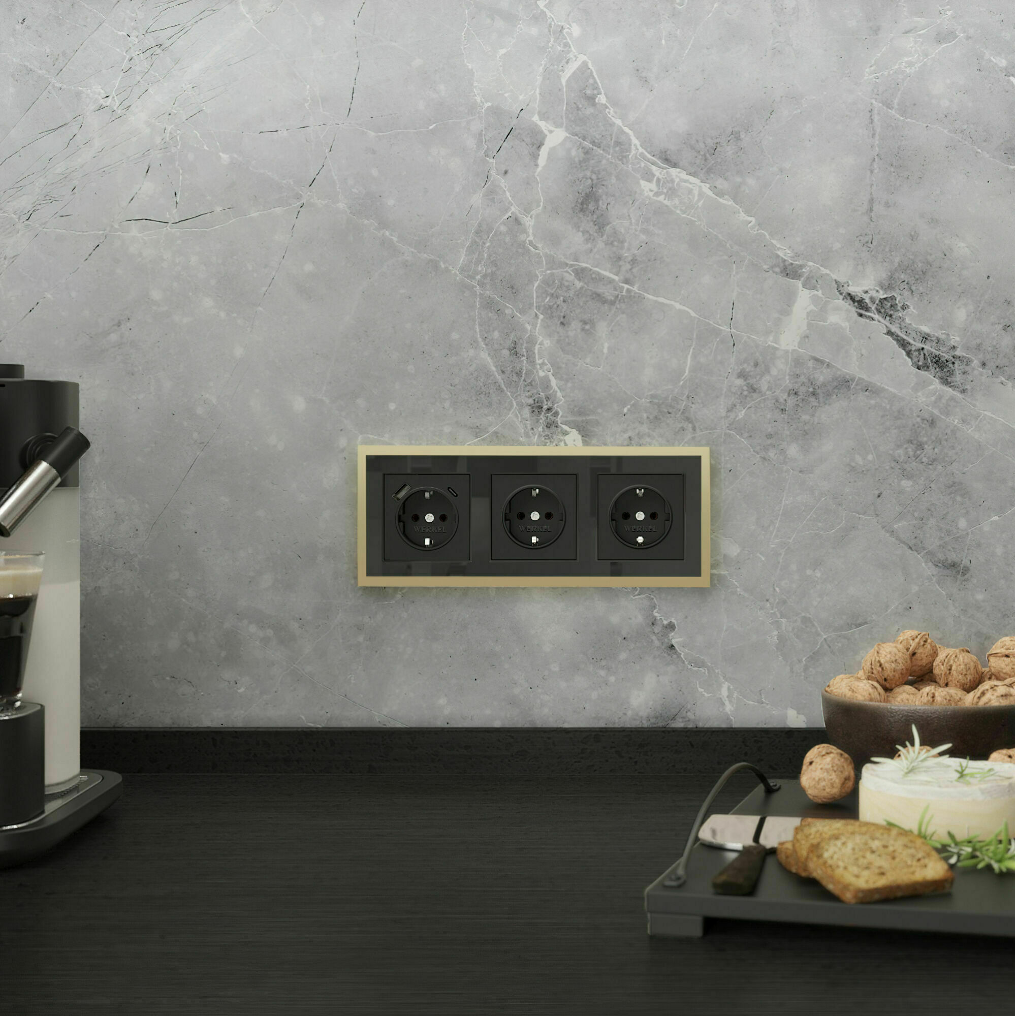 Изображение товара Рамка на 3 поста Baguette (чёрный/латунь) W0032852 Werkel