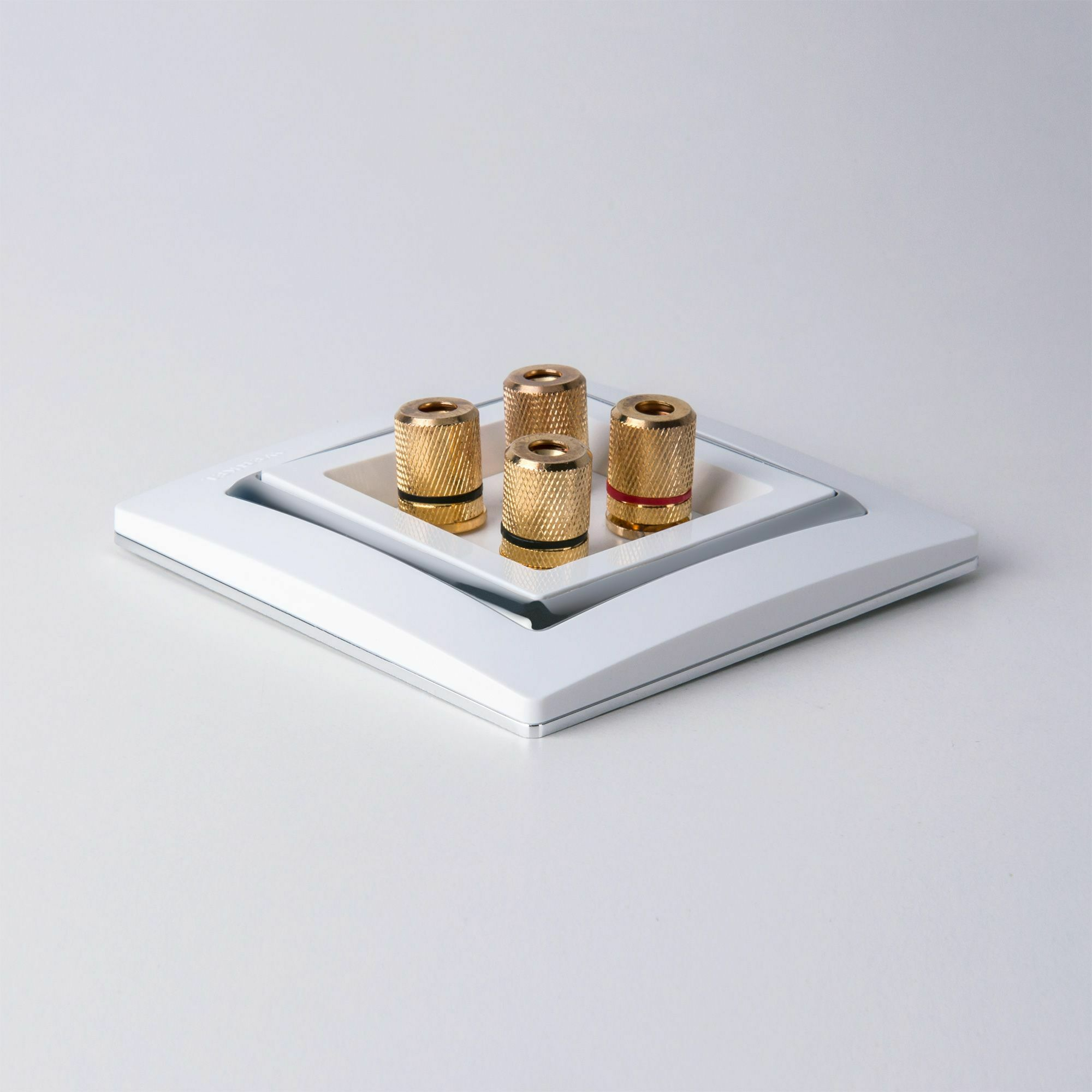 Изображение товара Рамка на 1 пост Snabb (белый/хром) W0011901 Werkel