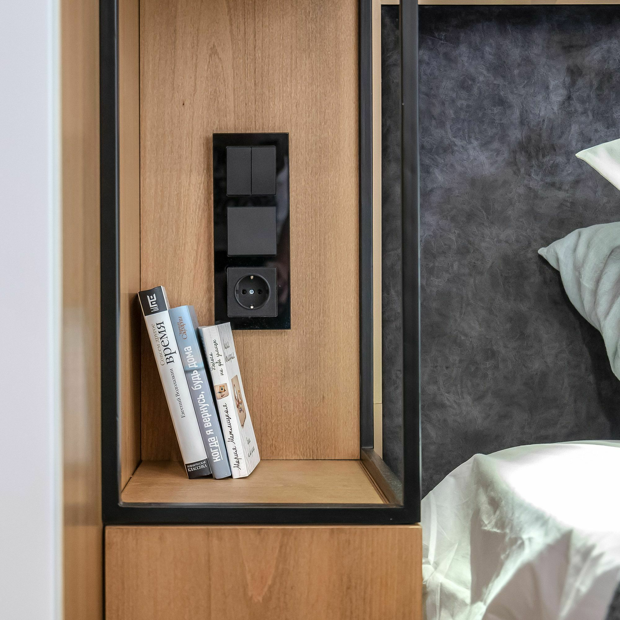 Изображение товара Выключатель двухклавишный проходной (чёрный матовый) W1122008 Werkel