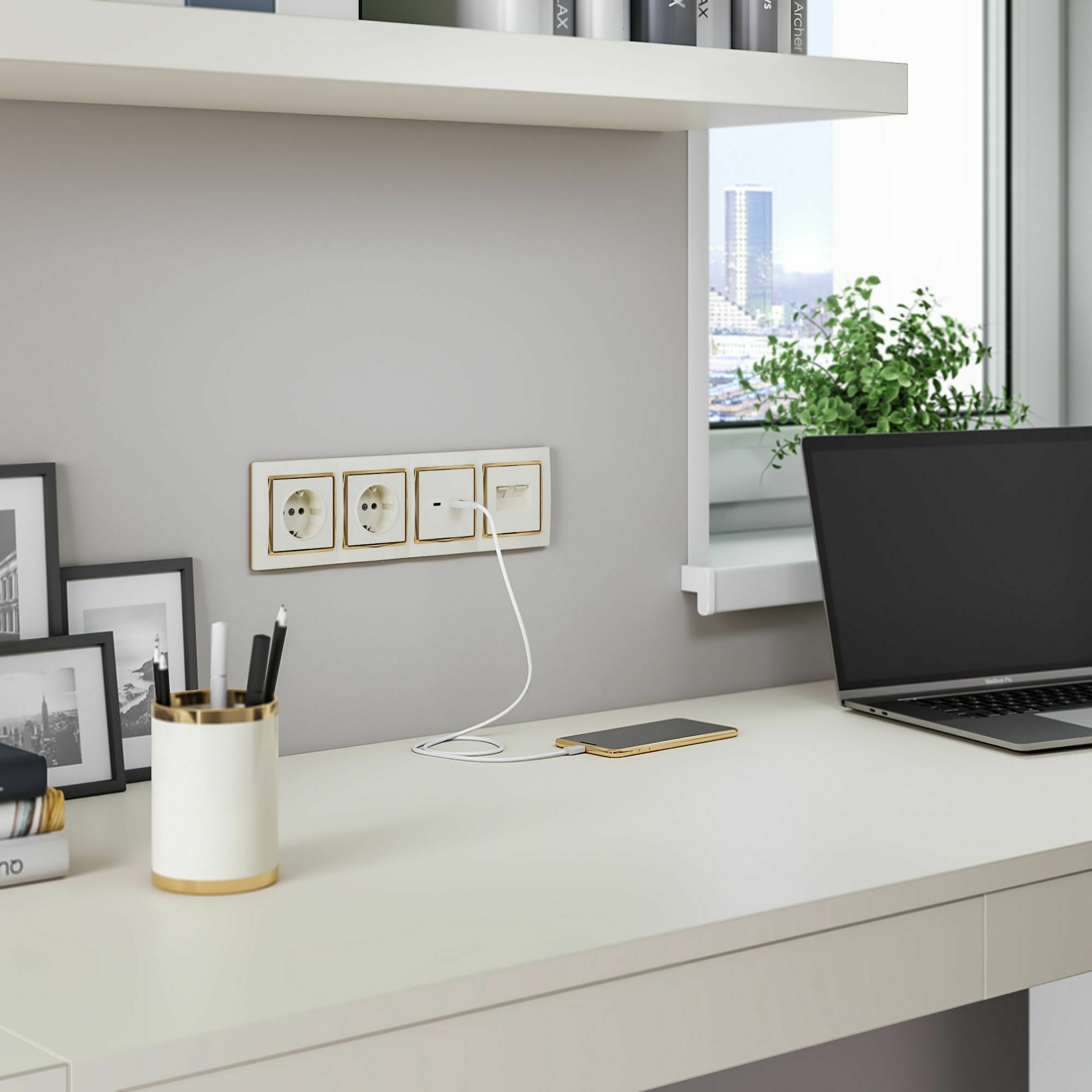 Изображение товара W0041932/ Рамка на 4 поста Snabb (слоновая кость/золото) Werkel