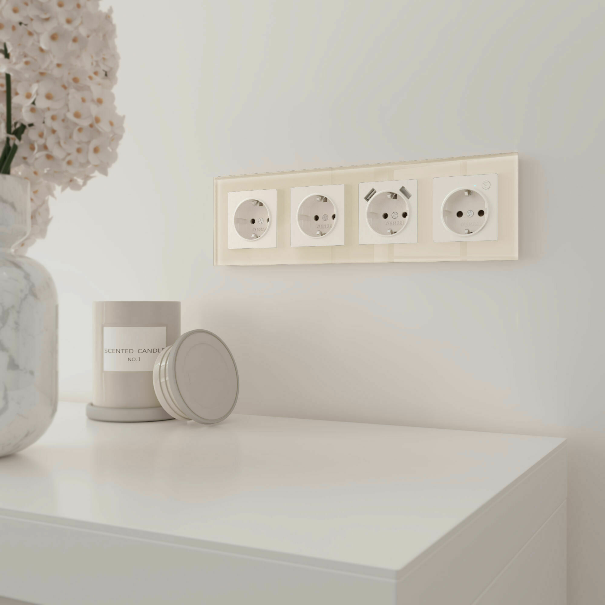 Изображение товара Рамка на 4 поста Favorit (молочный, стекло) W0041141 Werkel