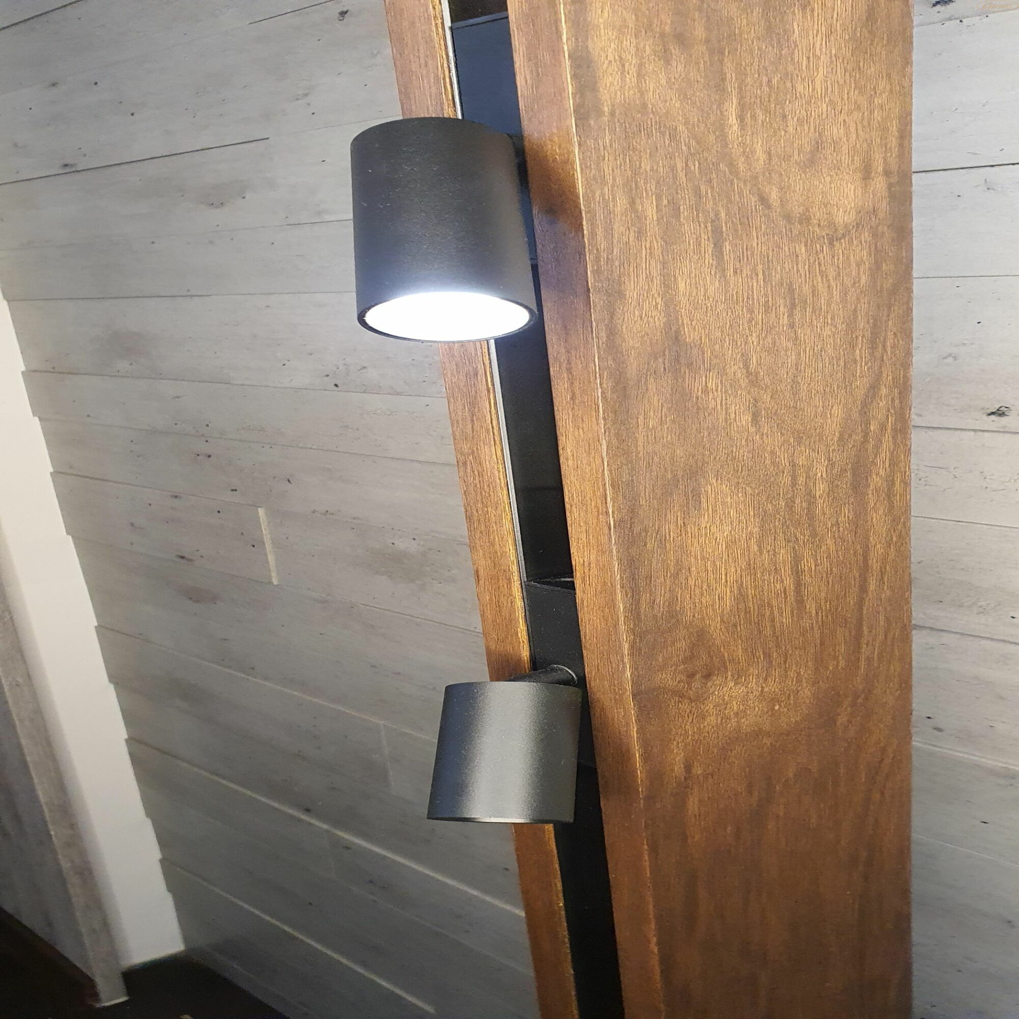 Изображение товара Деревянный торшер Orient Орех