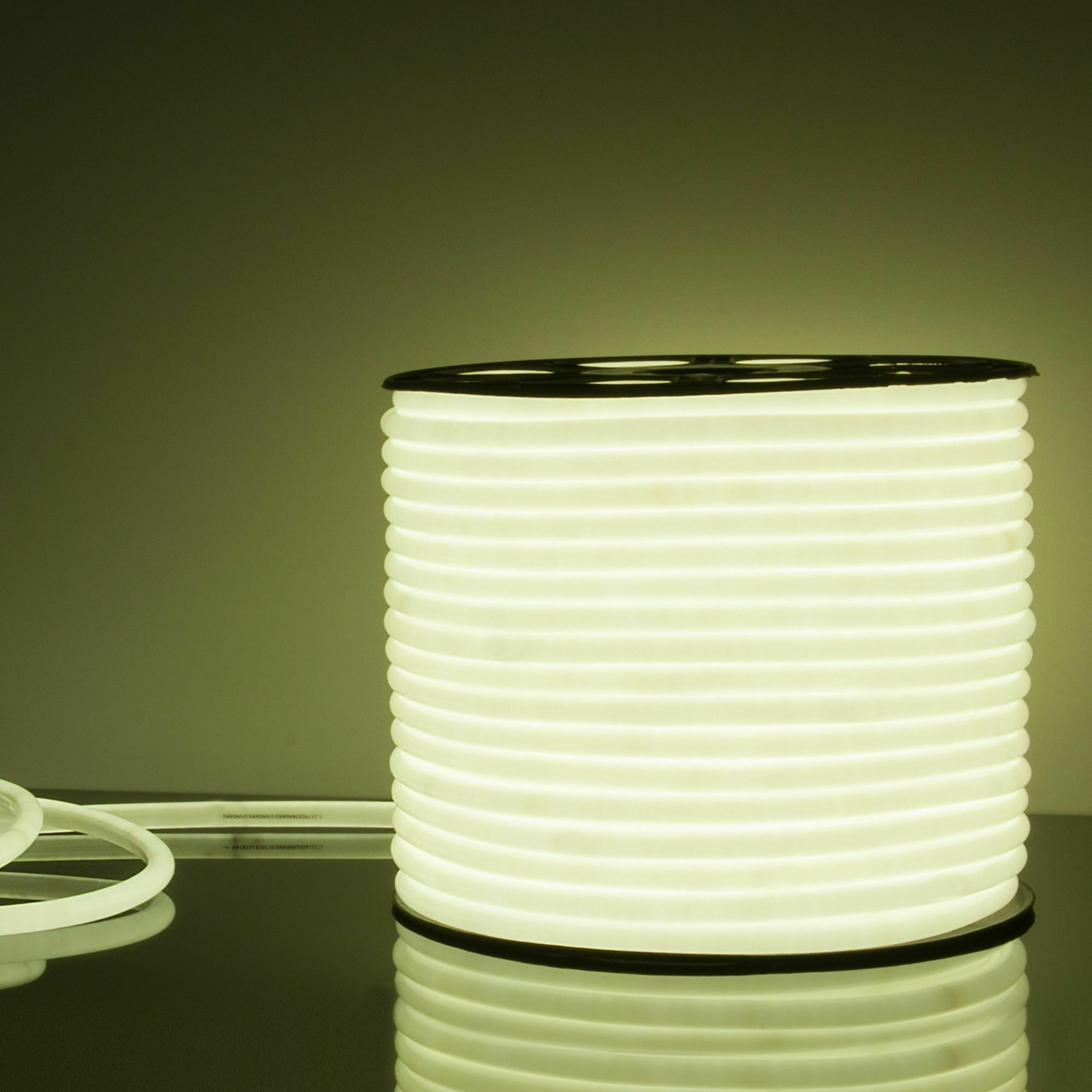Изображение товара Светодиодный гибкий неон 220V 9,6W 144Led 2835 IP67 круглый холодный белый, 50 м Elektrostandard