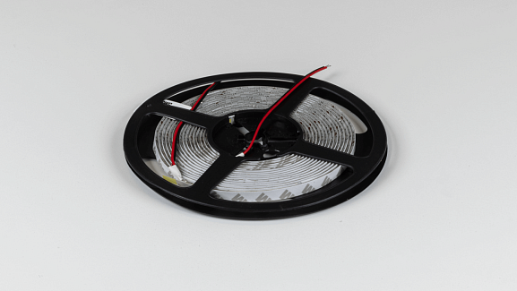 Изображение товара Светодиодная лента 9,6 Вт/м SMD2835 Закрытая (IP65) Нейтральный, 12В, 3М