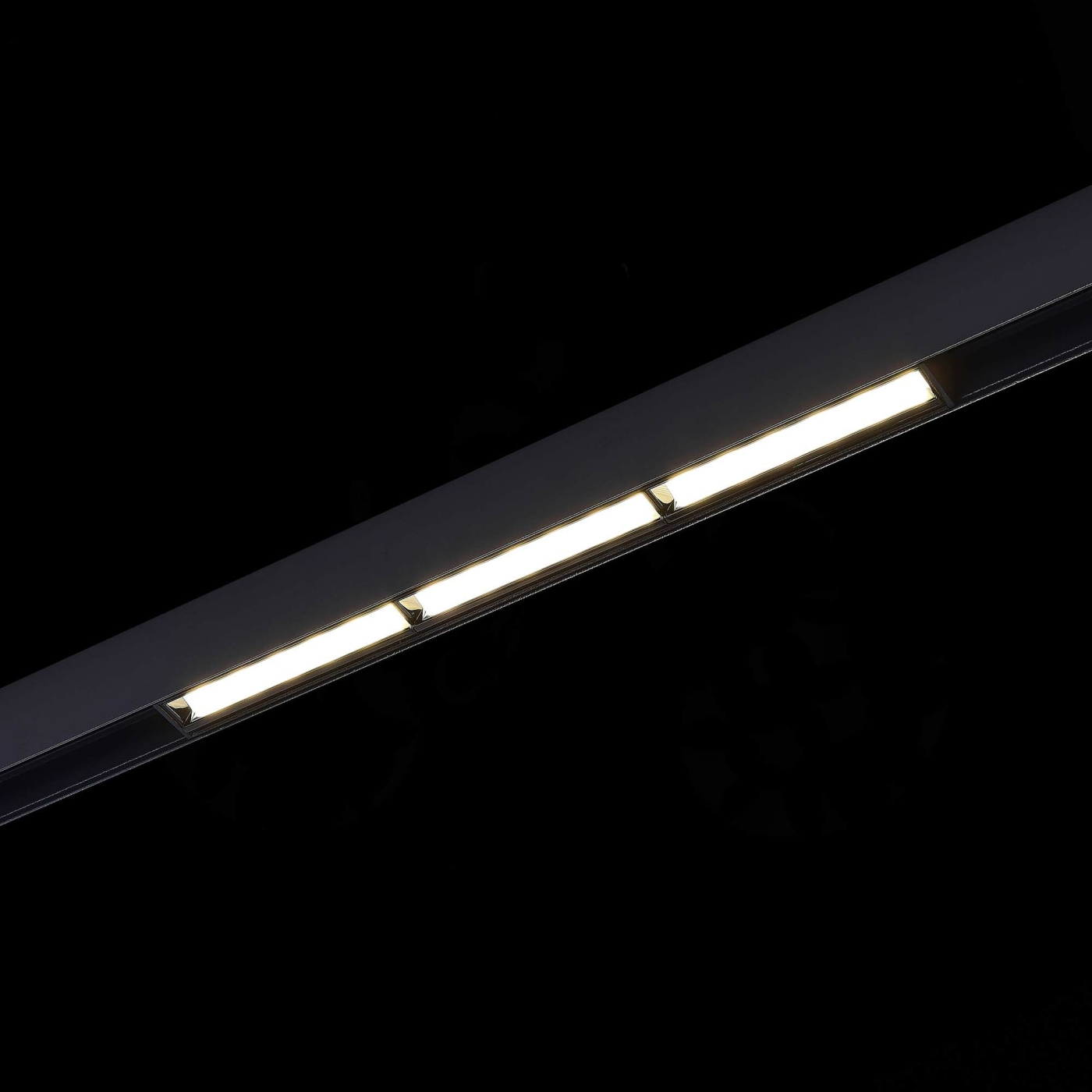 Изображение товара Магнитный трековый светильник чёрный LED 1*18W 4000K ST804.446.18 SKYLINE 48 ST LUCE