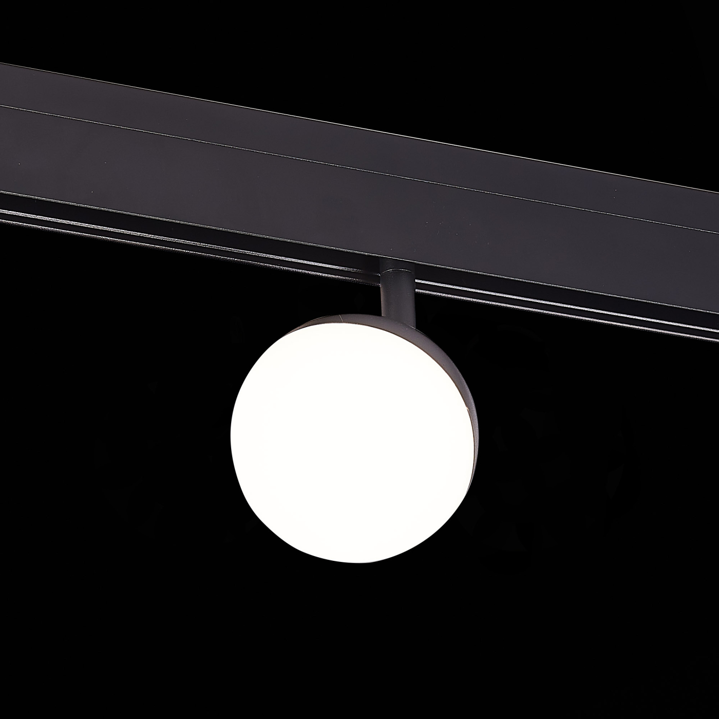 Изображение товара Магнитный трековый светильник чёрный LED 1*7W 3000K ST358.436.07 SKYLINE 48 ST LUCE