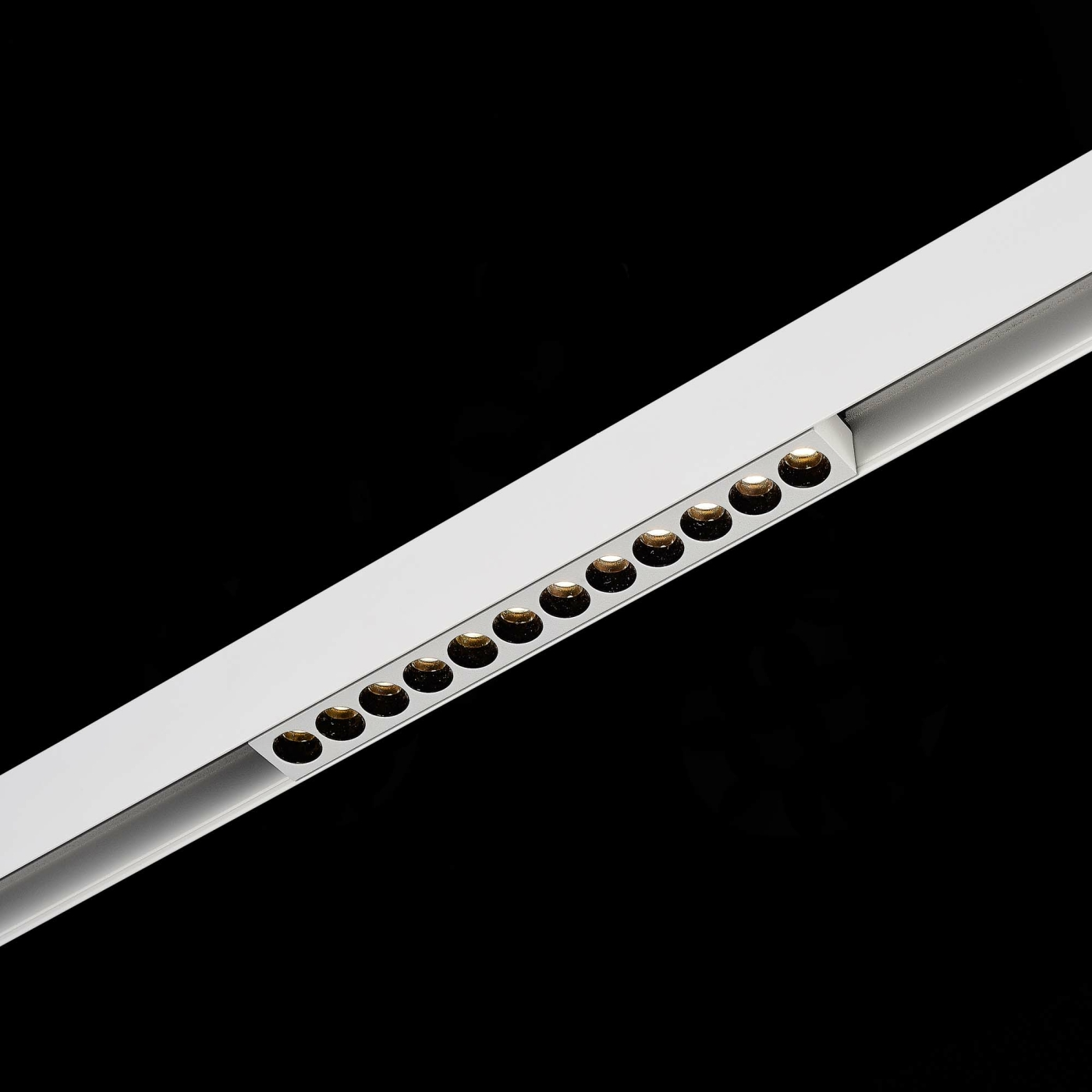 Изображение товара Магнитный трековый светильник Белый LED 1*12W 3000K ST806.536.12 SKYLINE 48 ST LUCE