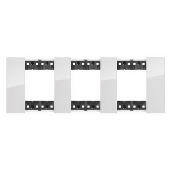 Изображение товара Рамка на 3 поста лёд, немецкий стандарт, Bticino Living Now KA4802M3DW