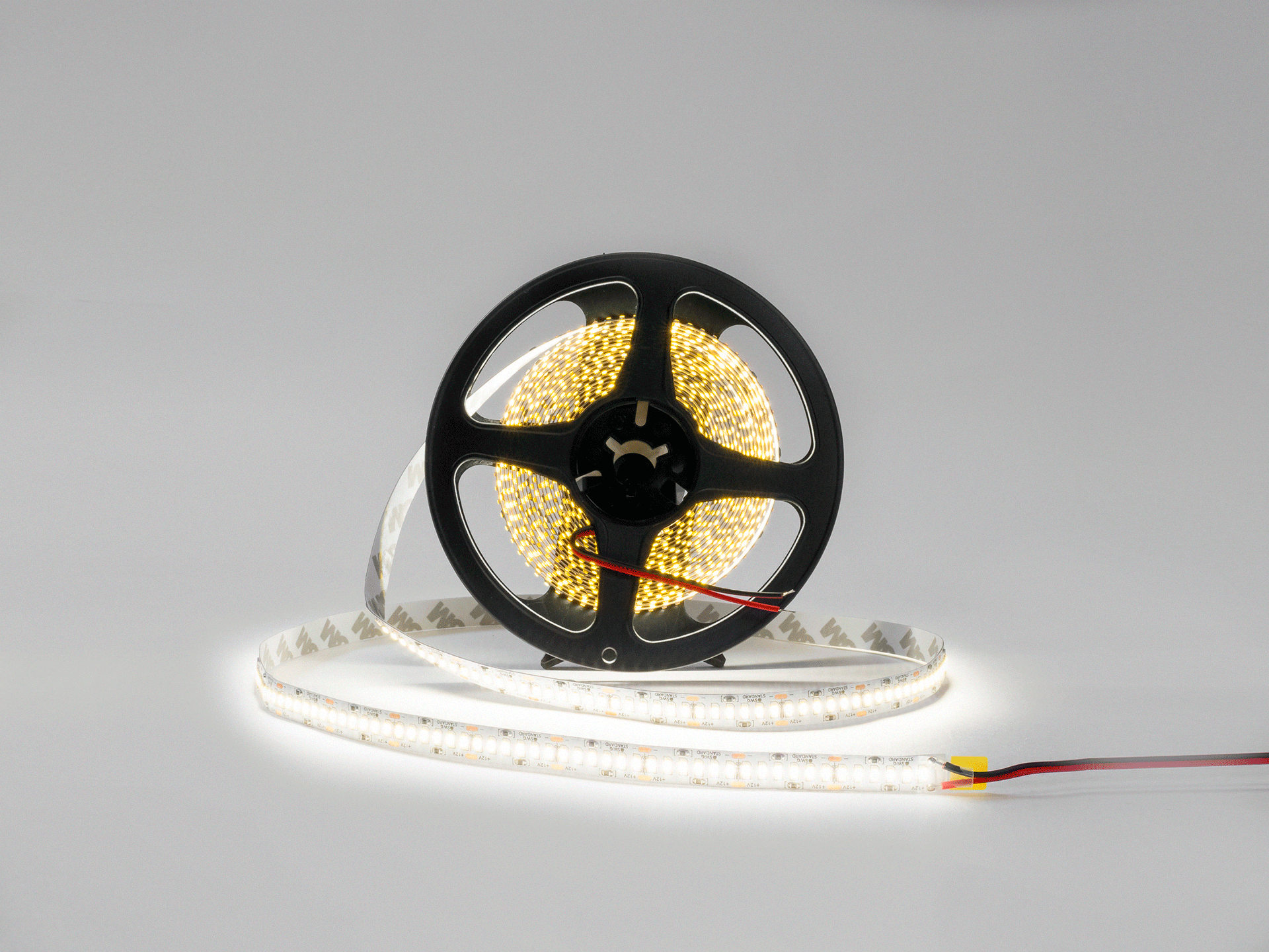 Изображение товара Светодиодная лента 3014, 240 LED/м, 24 Вт/м, 12В , IP20, Цвет: Нейтральный белый, SWG4240-12-24-NW-M