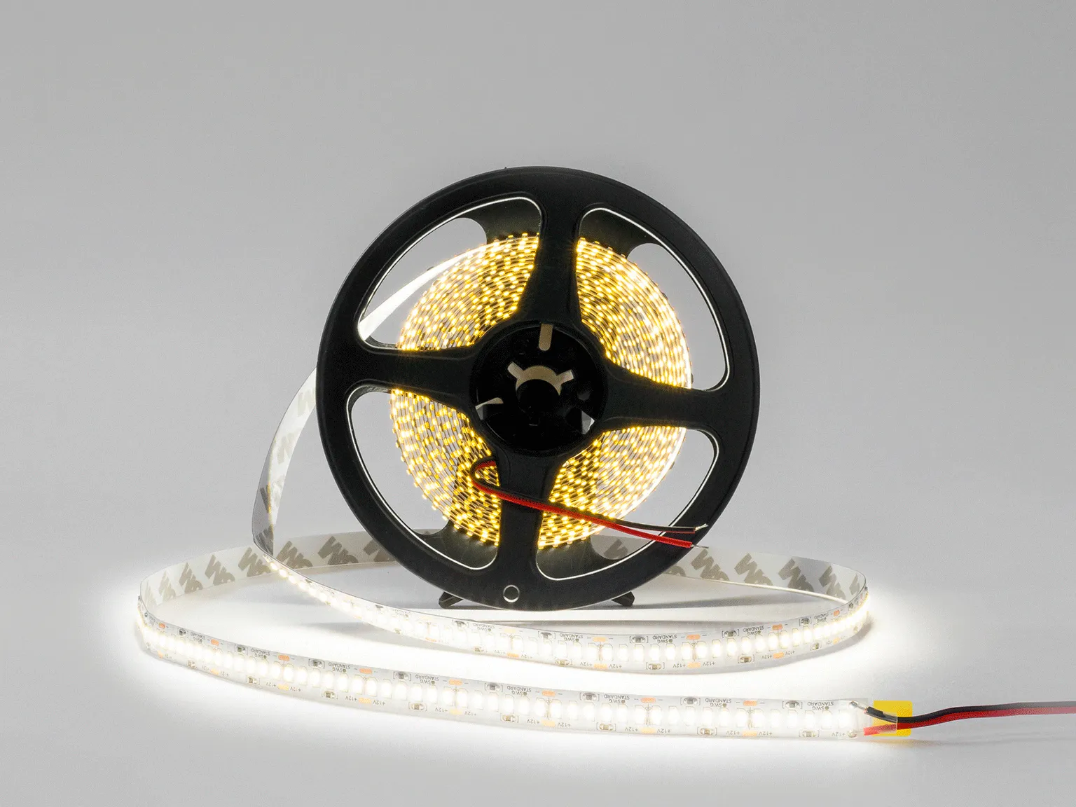Изображение товара Светодиодная лента 3014, 240 LED/м, 24 Вт/м, 12В , IP20, Цвет: Нейтральный белый, SWG4240-12-24-NW-M