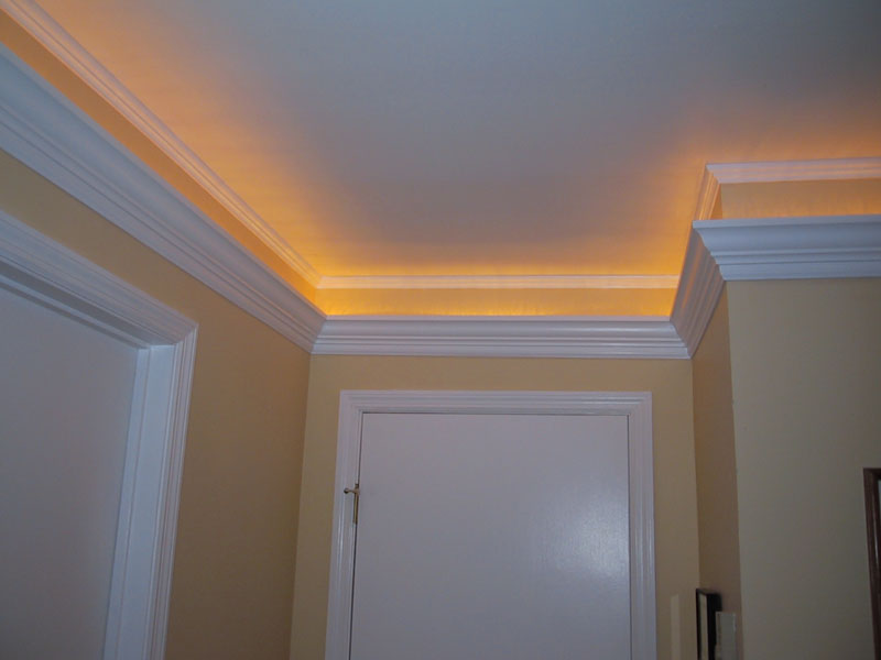 установка светодиодной ленты на потолок